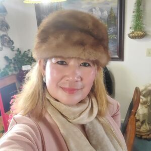 Meet your Posher, Divina